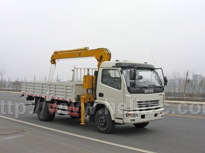 東風福瑞卡隨車起重運輸車(隨車吊)