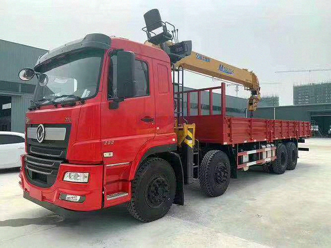 東風(fēng)暢行D7L前四后八隨車(chē)吊