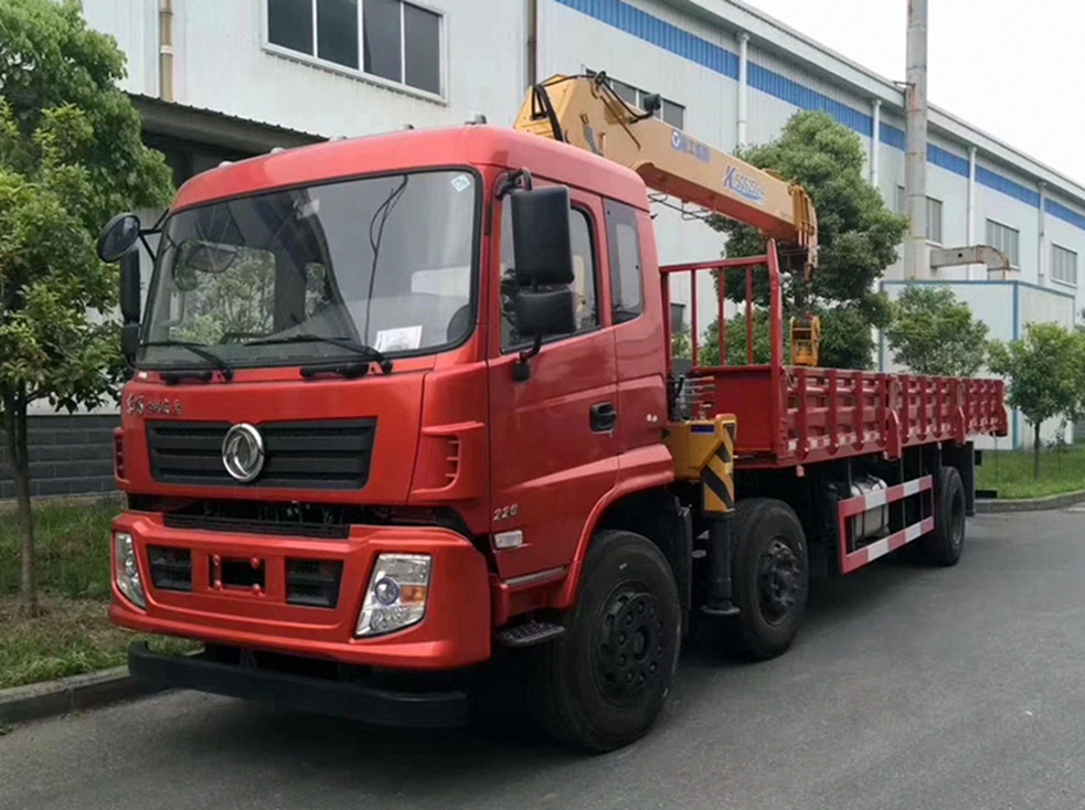 東風專底D913前四后四隨車吊