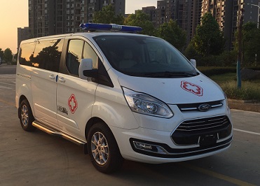 程力威牌CLW5033XJHJ5型救護(hù)車(chē)