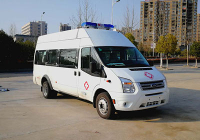程力威牌CLW5042XJHJ5型救護(hù)車