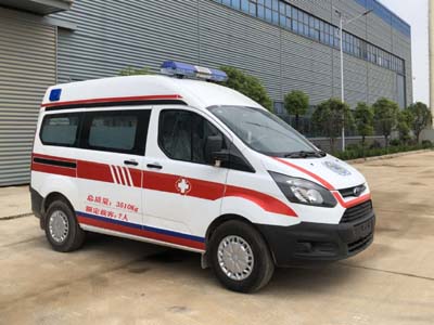 程力重工牌CLH5044XJHJ5型救護(hù)車