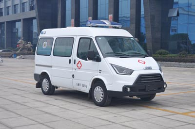 程力威牌CLW5034XJHJ5型救護(hù)車(chē)