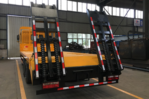 東風特商T7后雙橋平板運輸車.jpg